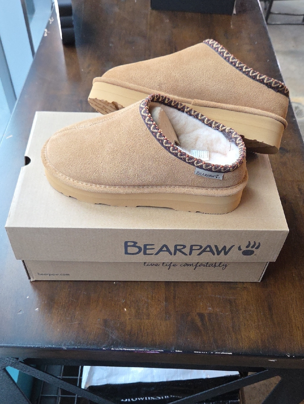 Bearpaw Size 7 Women's NEW Martis Iced Coffee Suede Slippers